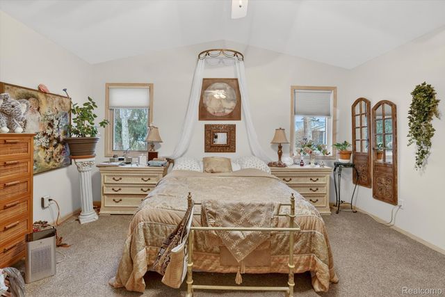 18 Thornapple Ct Court, Saginaw, MI 48603