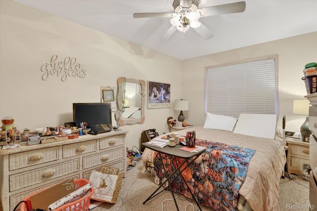 18 Thornapple Ct Court, Saginaw, MI 48603