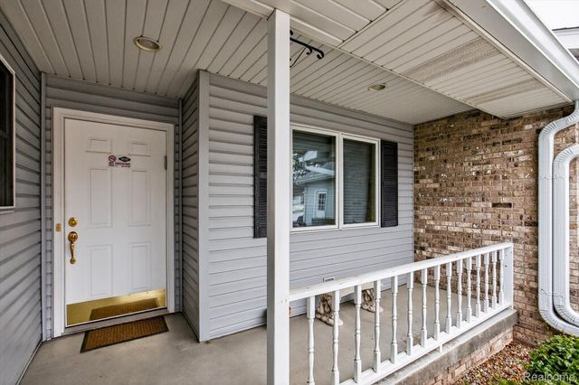 18 Thornapple Ct Court, Saginaw, MI 48603