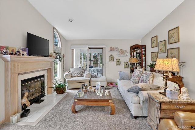 18 Thornapple Ct Court, Saginaw, MI 48603