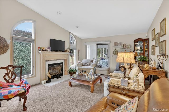 18 Thornapple Ct Court, Saginaw, MI 48603