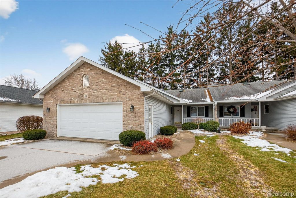 18 Thornapple Ct Court, Saginaw, MI 48603