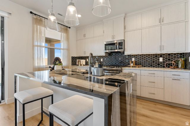 528 W GREEN MOUNTAIN DR, St. George, UT 84790