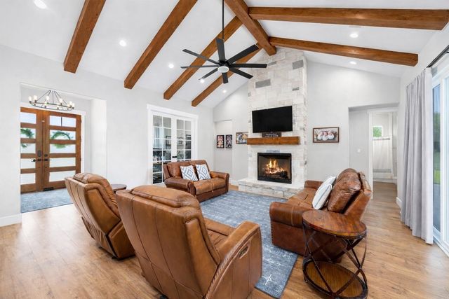 1507 Smith Rau Rd, Columbus, TX 78934