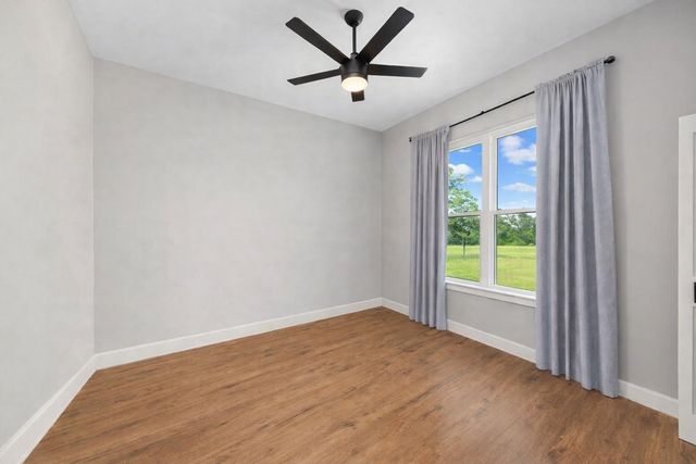 1507 Smith Rau Rd, Columbus, TX 78934