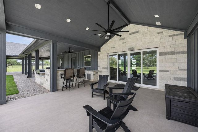 1507 Smith Rau Rd, Columbus, TX 78934