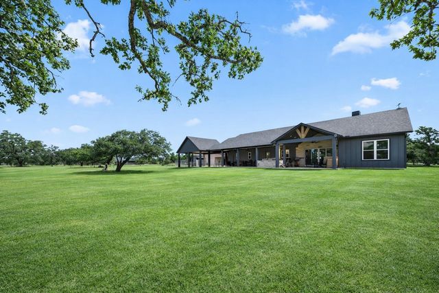 1507 Smith Rau Rd, Columbus, TX 78934