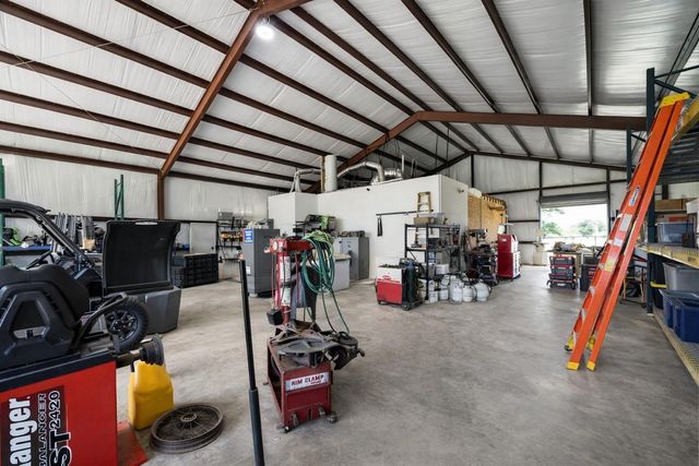 1507 Smith Rau Rd, Columbus, TX 78934