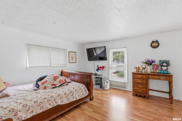 520 W MAPLE Avenue, Springfield, IL 62704