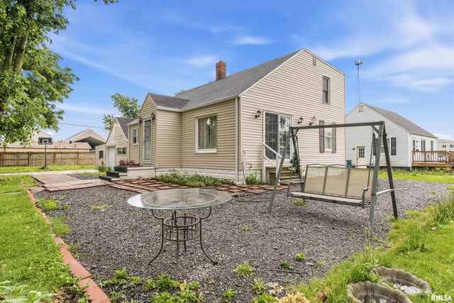 520 W MAPLE Avenue, Springfield, IL 62704