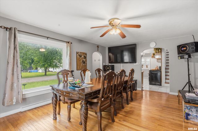 520 W MAPLE Avenue, Springfield, IL 62704