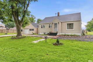 520 W MAPLE Avenue, Springfield, IL 62704