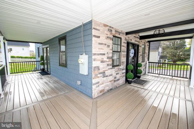 298 SUMMIT AVE, Conshohocken, PA 19428