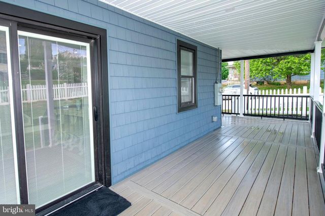 298 SUMMIT AVE, Conshohocken, PA 19428