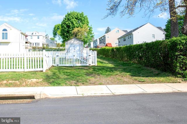 298 SUMMIT AVE, Conshohocken, PA 19428