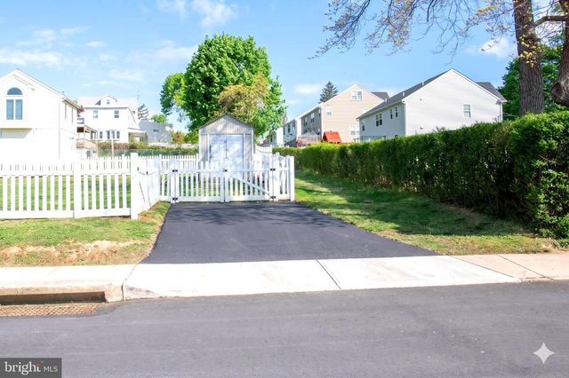 298 SUMMIT AVE, Conshohocken, PA 19428