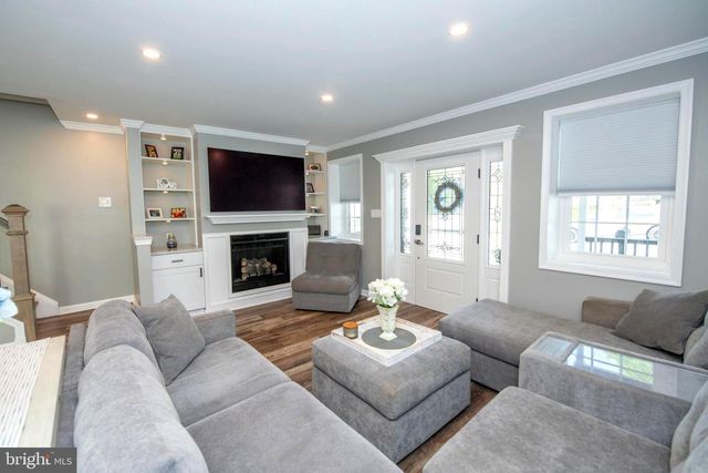 298 SUMMIT AVE, Conshohocken, PA 19428