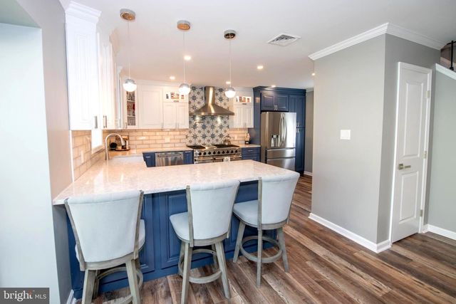 298 SUMMIT AVE, Conshohocken, PA 19428