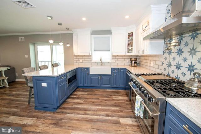 298 SUMMIT AVE, Conshohocken, PA 19428