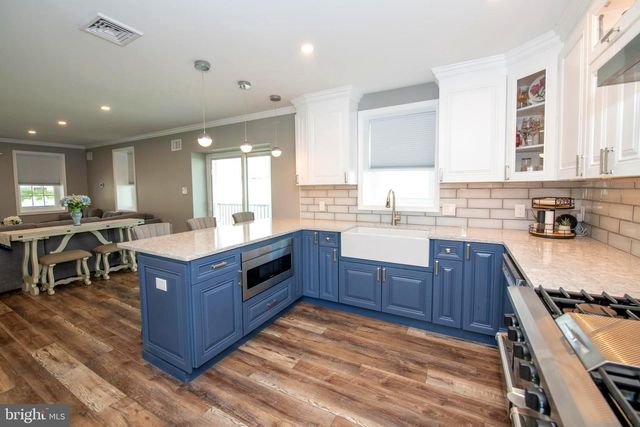 298 SUMMIT AVE, Conshohocken, PA 19428