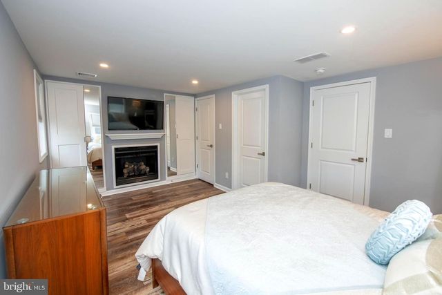 298 SUMMIT AVE, Conshohocken, PA 19428