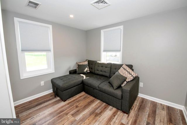 298 SUMMIT AVE, Conshohocken, PA 19428