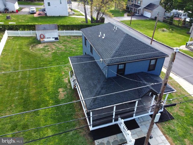 298 SUMMIT AVE, Conshohocken, PA 19428