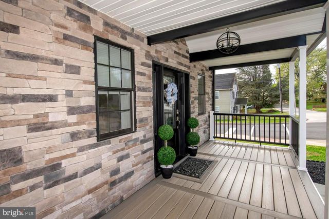 298 SUMMIT AVE, Conshohocken, PA 19428