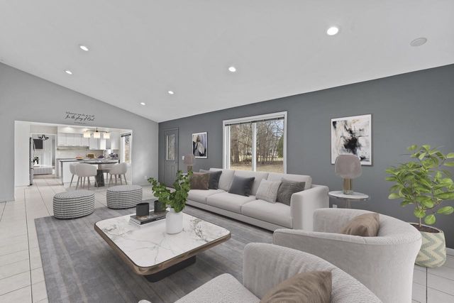 201 W Ellsworth LANE, Milwaukee, WI 53217