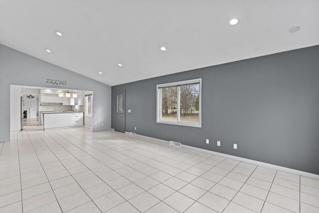 201 W Ellsworth LANE, Milwaukee, WI 53217