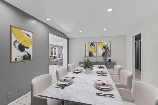 201 W Ellsworth LANE, Milwaukee, WI 53217