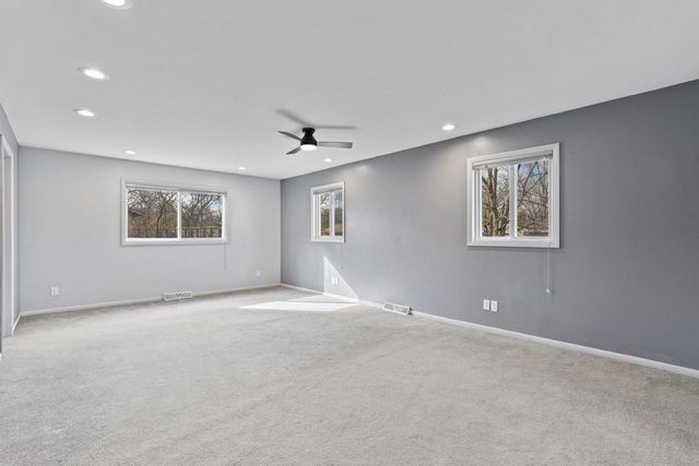 201 W Ellsworth LANE, Milwaukee, WI 53217