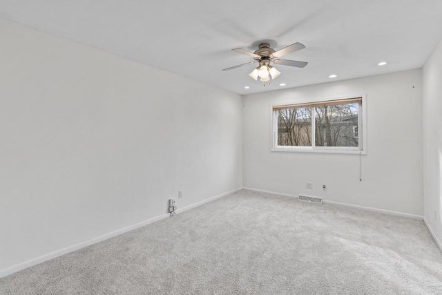 201 W Ellsworth LANE, Milwaukee, WI 53217