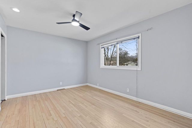 201 W Ellsworth LANE, Milwaukee, WI 53217