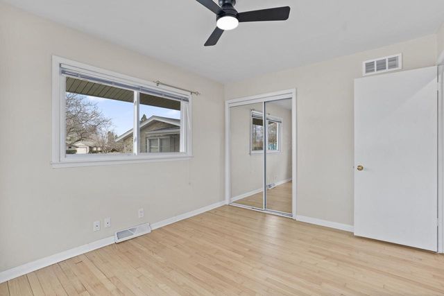 201 W Ellsworth LANE, Milwaukee, WI 53217