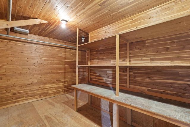 201 W Ellsworth LANE, Milwaukee, WI 53217