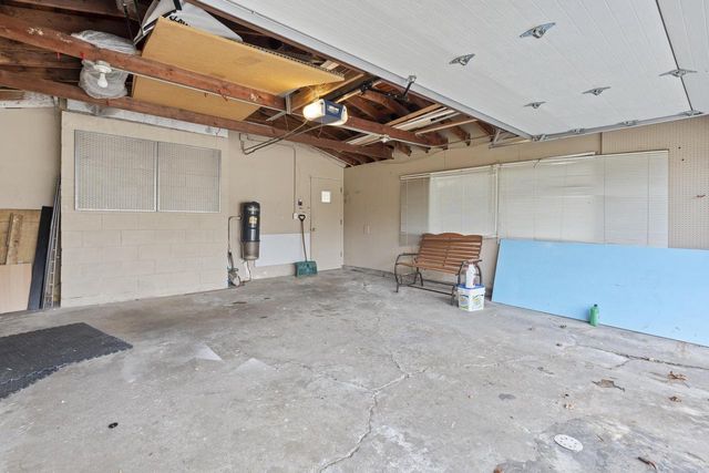 201 W Ellsworth LANE, Milwaukee, WI 53217