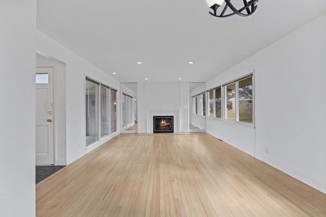 201 W Ellsworth LANE, Milwaukee, WI 53217