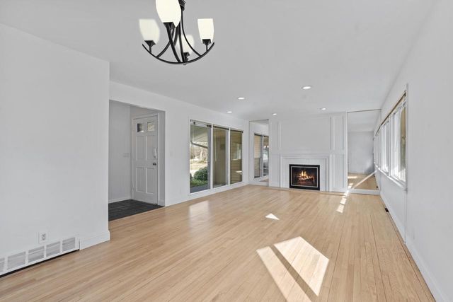 201 W Ellsworth LANE, Milwaukee, WI 53217