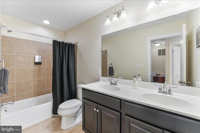 117 ELTON FARM CIR, Glen Mills, PA 19342