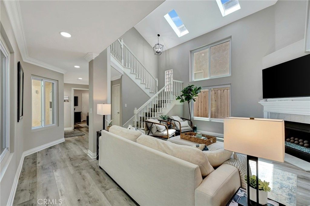 Image 4 of property listing at 1209 Alabama Street, Huntington Beach, CA 92648