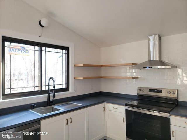 9069 IDLEWILD DR, Tobyhanna, PA 18466