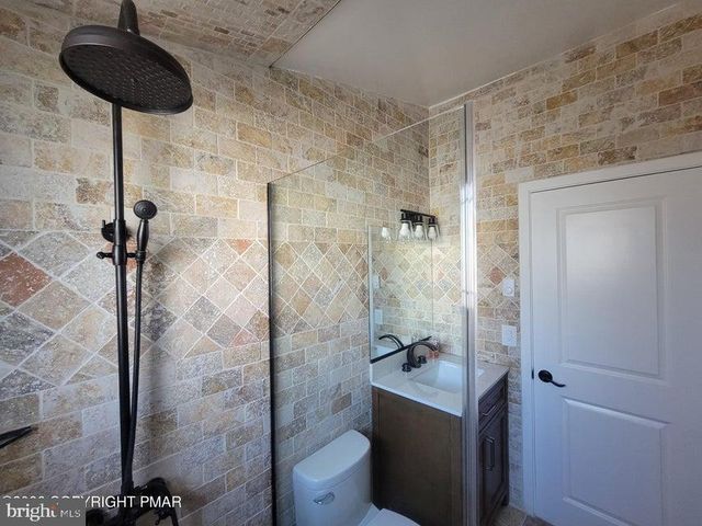 9069 IDLEWILD DR, Tobyhanna, PA 18466