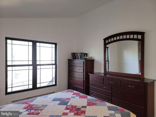 9069 IDLEWILD DR, Tobyhanna, PA 18466