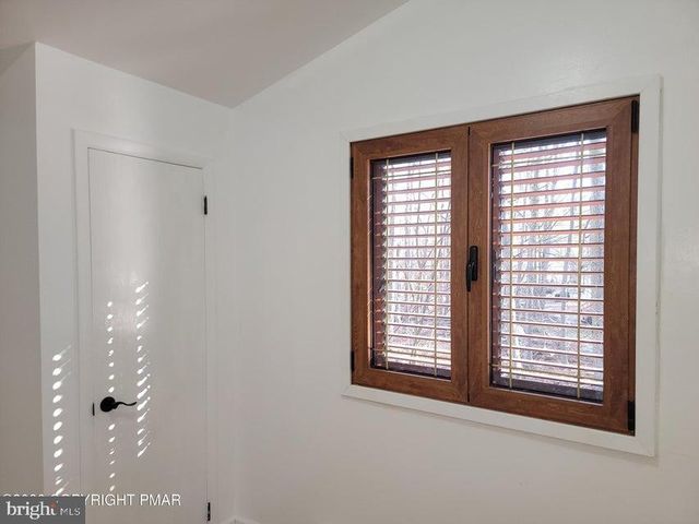 9069 IDLEWILD DR, Tobyhanna, PA 18466