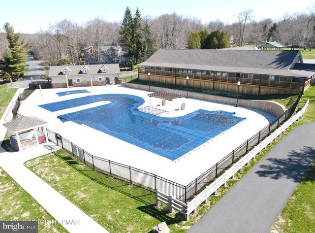 9069 IDLEWILD DR, Tobyhanna, PA 18466
