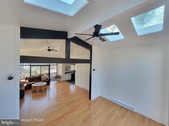 9069 IDLEWILD DR, Tobyhanna, PA 18466