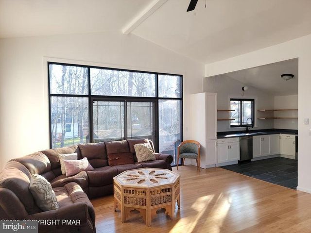 9069 IDLEWILD DR, Tobyhanna, PA 18466