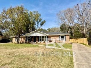 16 Cherry Drive, Saraland, AL 36571