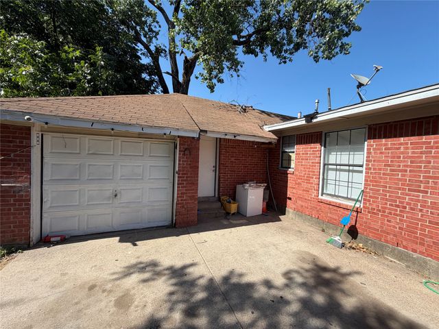 303 N Masters Drive, Dallas, TX 75217